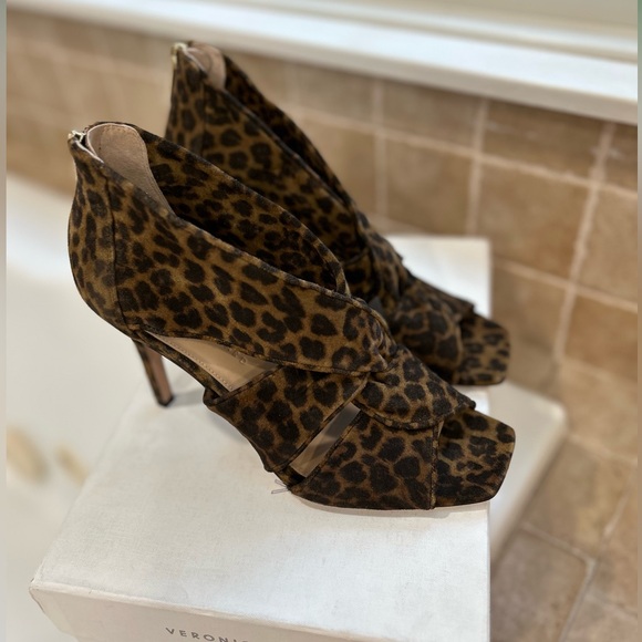 NWT Veronica Beard leopard print heels size 10 with Box and dustcover - Picture 14 of 14